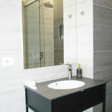 Appartement Lindi's 5/1 *