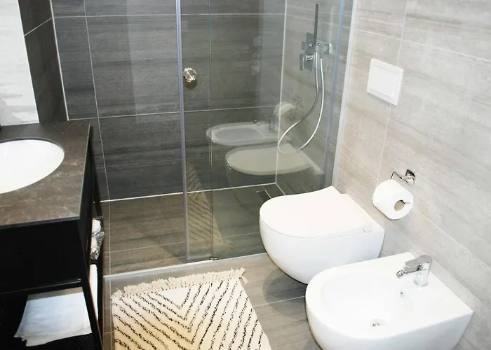 Lindi's 5/1 * 地拉那